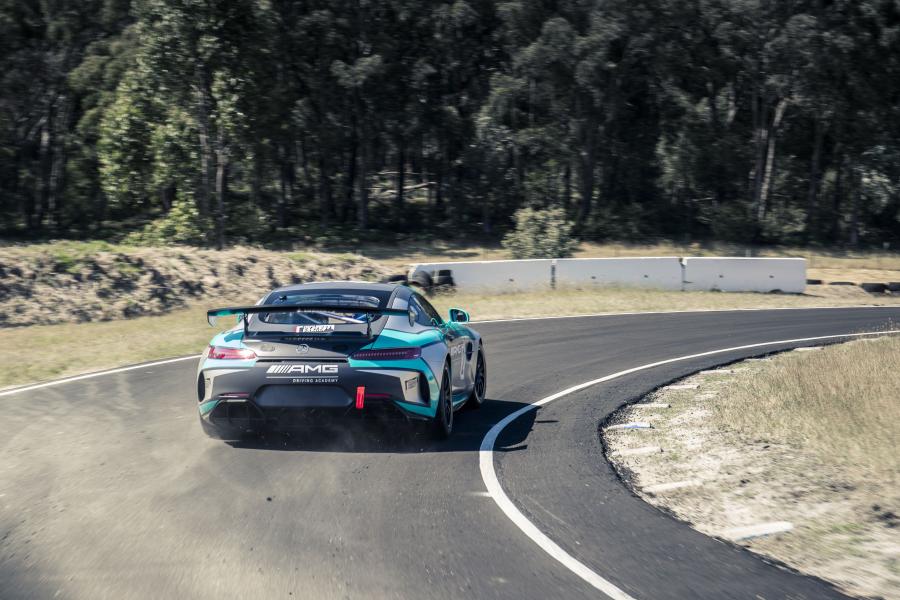  Mercedes-AMG GT4 (C190) 2017 года  (фото 38 из 43)